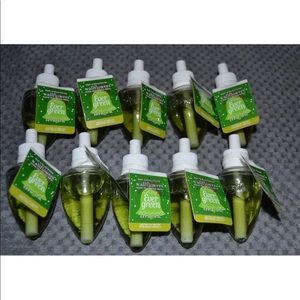 NWT 10 Bath & Body Works Wallflowers Evergreen